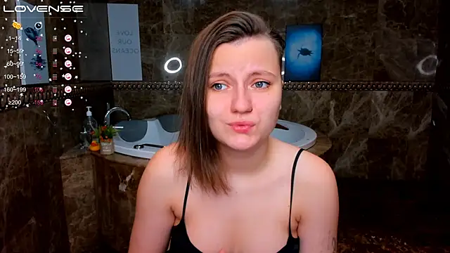 MelindaTin online show from November 22, 12:20 am