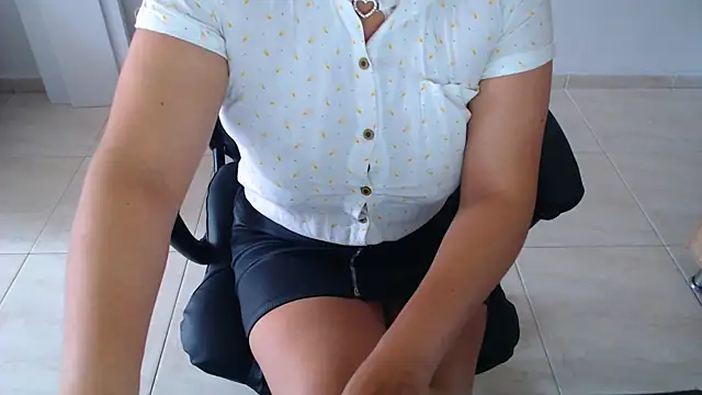 Snapshot of Ixchel_Anaid chatting on October 3, 3:09 pm Ixchel Anaid online show from October 3, 3:09 pm