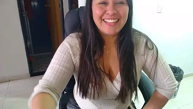 Snapshot of Ixchel_Anaid chatting on October 17, 5:15 pm Ixchel Anaid online show from October 17, 5:15 pm