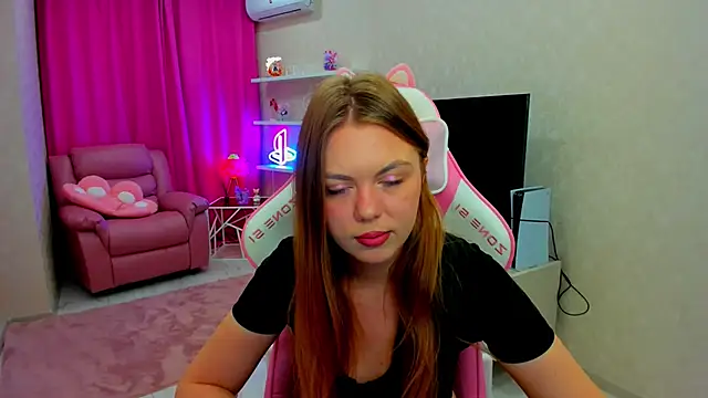 Strawberrye online show from November 12, 3:29 am