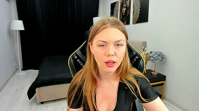 Strawberrye online show from November 26, 3:29 am