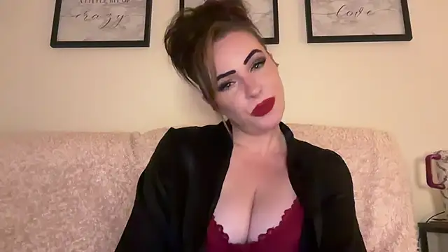 EmilyBlue online show from November 9, 8:51 pm