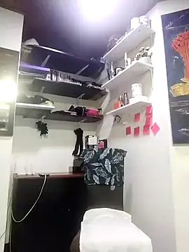 Snapshot of estrella_tasty chatting on February 11, 12:49 am estrella tasty online show from February 11, 12:49 am