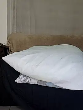 Snapshot of estrella_tasty chatting on September 14, 12:54 am estrella tasty online show from September 14, 12:54 am