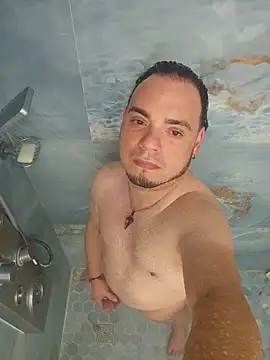 latinoflpr online show from January 18, 3:32 am