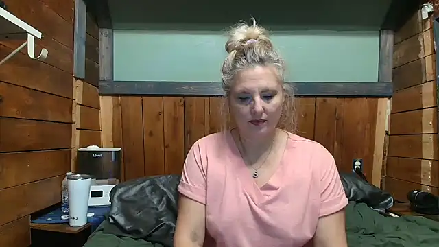 lisaxlovexxx online show from May 14, 6:26 pm