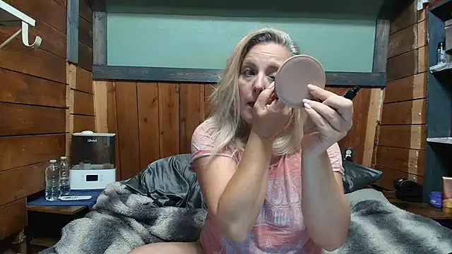 lisaxlovexxx online show from May 18, 1:02 am
