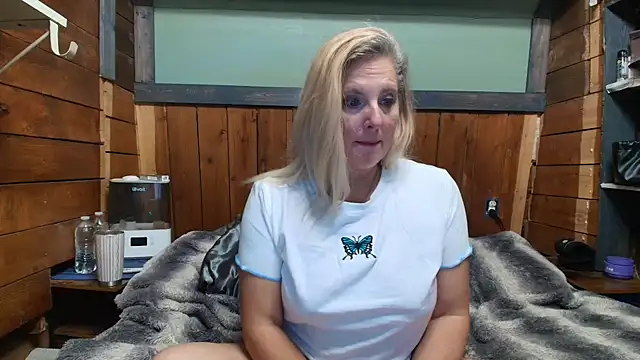 lisaxlovexxx online show from May 19, 2:07 am