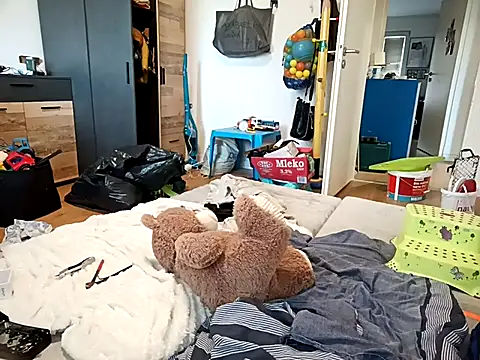 Snapshot of ganjaman871231 chatting on November 13, 9:52 am ganjaman871231 online show from November 13, 9:52 am