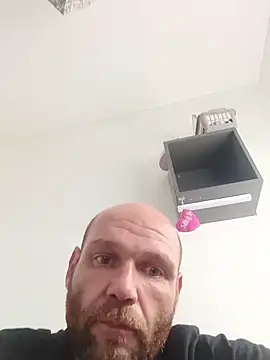 Snapshot of ganjaman871231 chatting on April 4, 4:11 am ganjaman871231 online show from April 4, 4:11 am