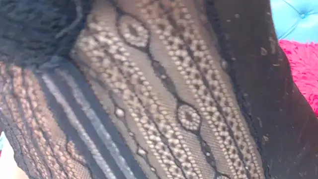 SARAWILLS online show from October 1, 2:12 pm