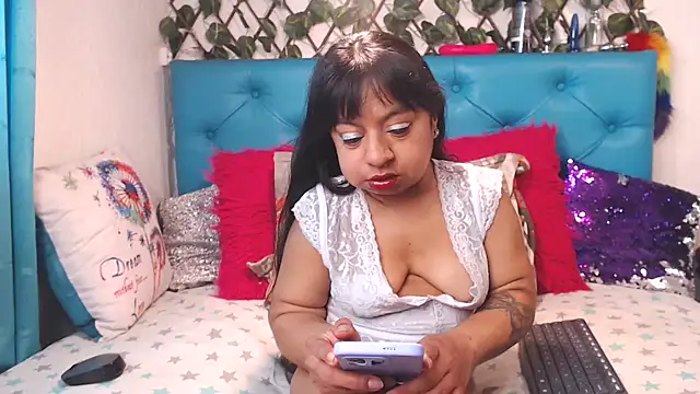 SARAWILLS online show from March 21, 2:31 pm