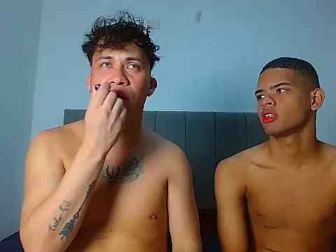 boyhot23x online show from July 14, 1:08 am