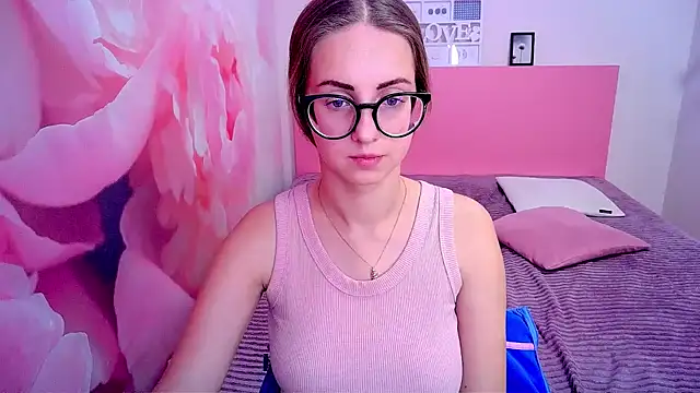 AliceAdams online show from December 10, 7:47 am