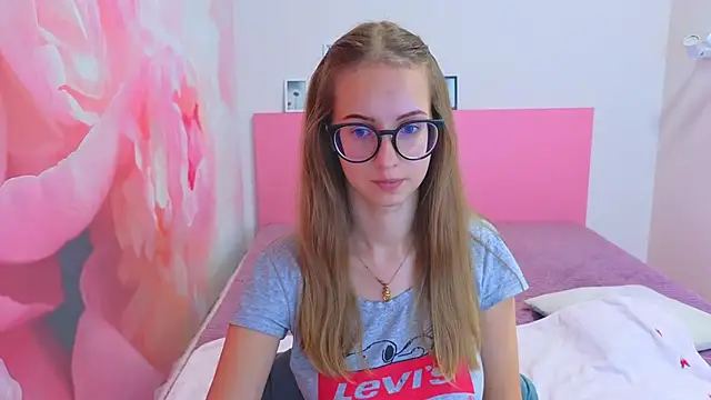 AliceAdams online show from November 6, 7:53 am