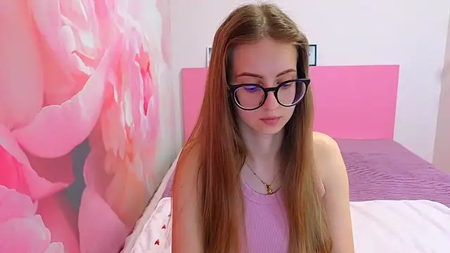 AliceAdams online show from March 21, 8:08 am