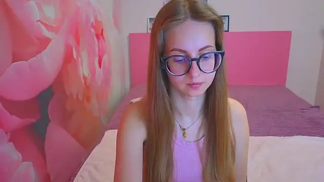 AliceAdams online show from May 13, 6:33 am