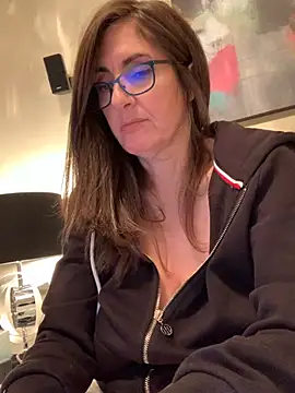 Snapshot of PreciousKittyXO chatting on January 16, 12:45 am PreciousKittyXO online show from January 16, 12:45 am