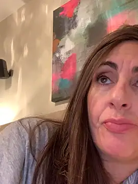 Snapshot of PreciousKittyXO chatting on February 1, 8:05 pm PreciousKittyXO online show from February 1, 8:05 pm