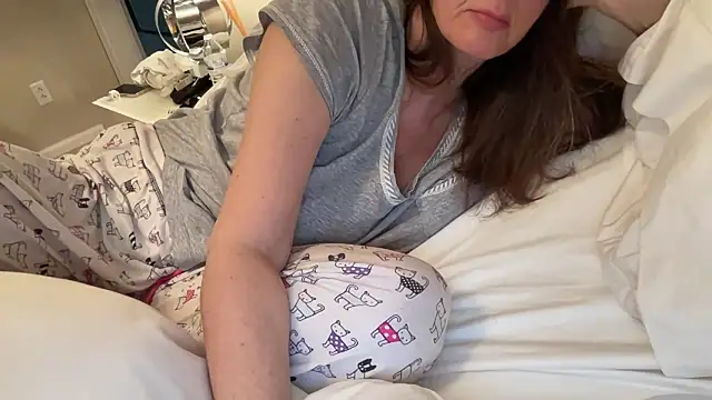 Snapshot of PreciousKittyXO chatting on February 2, 6:53 pm PreciousKittyXO online show from February 2, 6:53 pm