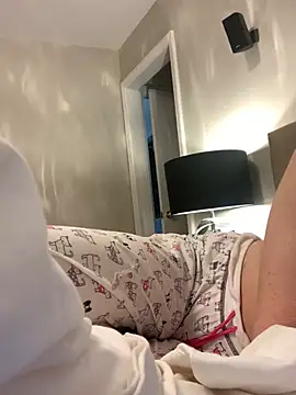 Snapshot of PreciousKittyXO chatting on February 4, 5:34 pm PreciousKittyXO online show from February 4, 5:34 pm