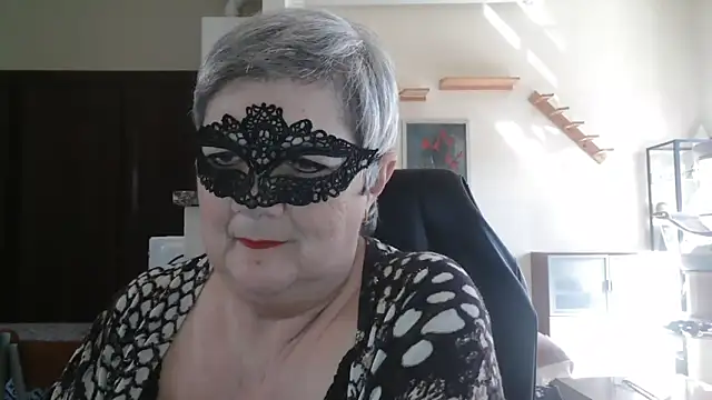 Snapshot of simona60 chatting on April 6, 1:12 pm simona60 online show from April 6, 1:12 pm