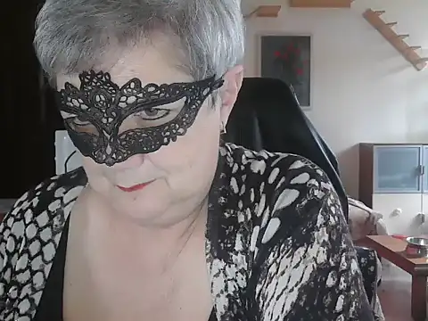 Snapshot of simona60 chatting on May 15, 1:18 pm simona60 online show from May 15, 1:18 pm