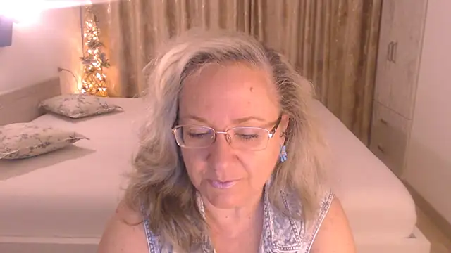 Raisshy online show from May 7, 3:56 am