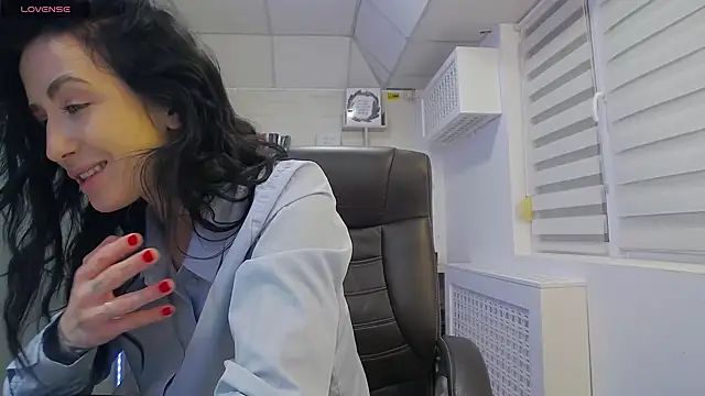 GlamKate online show from March 11, 7:15 am