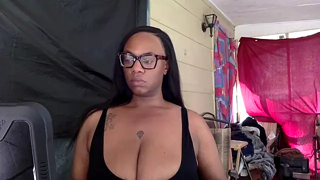 Snapshot of AlexaTheSlut chatting on March 27, 8:30 pm AlexaTheSlut online show from March 27, 8:30 pm
