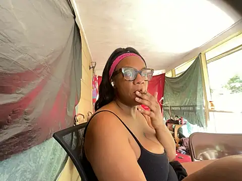 Snapshot of AlexaTheSlut chatting on April 11, 8:35 pm AlexaTheSlut online show from April 11, 8:35 pm
