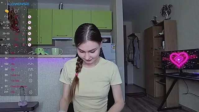 Snapshot of _Sweet_Lilit_ chatting on December 15, 10:39 am  Sweet Lilit  online show from December 15, 10:39 am