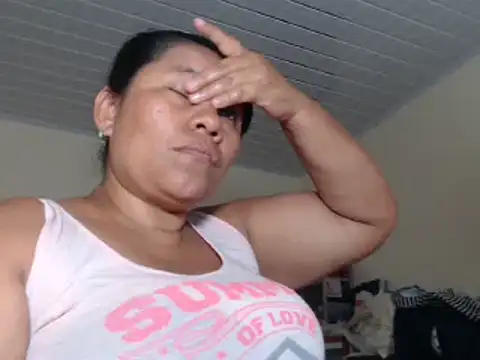 Snapshot of adrixxx38 chatting on March 14, 6:18 pm adrixxx38 online show from March 14, 6:18 pm