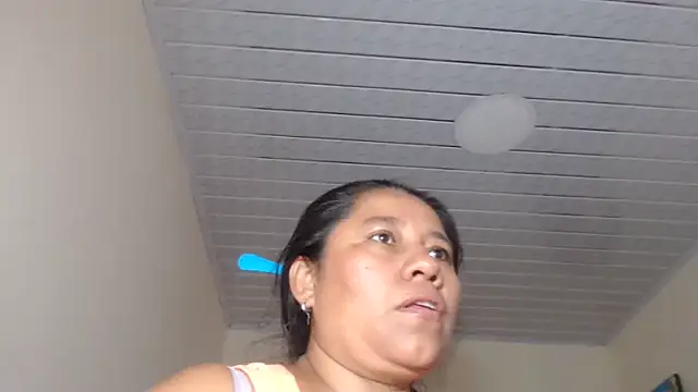 Snapshot of adrixxx38 chatting on September 28, 5:29 pm adrixxx38 online show from September 28, 5:29 pm