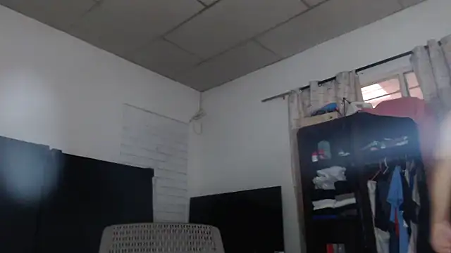 Snapshot of adrixxx38 chatting on February 6, 9:40 pm adrixxx38 online show from February 6, 9:40 pm