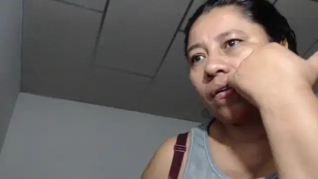 Snapshot of adrixxx38 chatting on February 8, 10:18 am adrixxx38 online show from February 8, 10:18 am