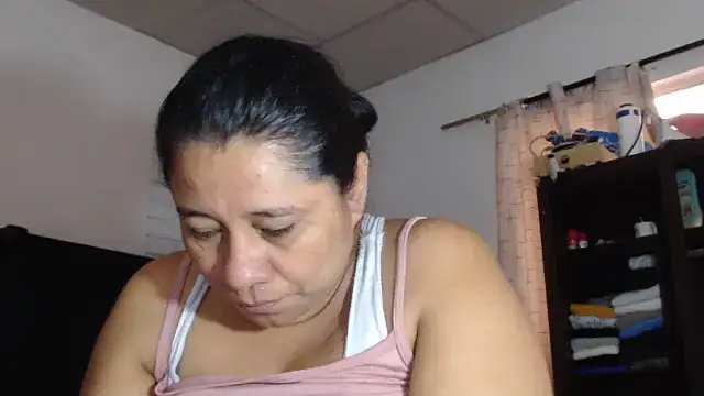 Snapshot of adrixxx38 chatting on February 14, 6:04 pm adrixxx38 online show from February 14, 6:04 pm