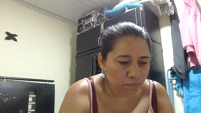 adrixxx38 online show from May 1, 9:41 pm