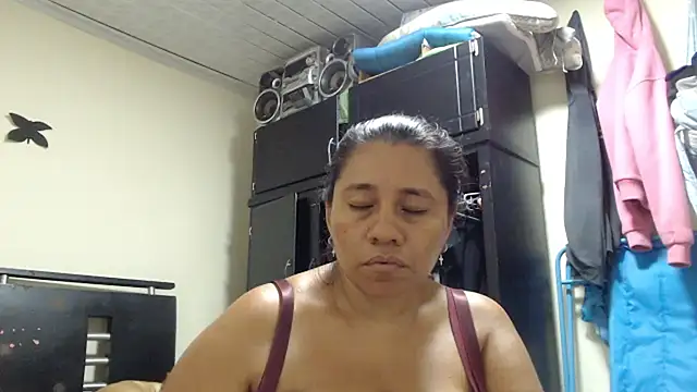 adrixxx38 online show from May 5, 6:43 am