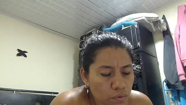 adrixxx38 online show from May 15, 7:48 am