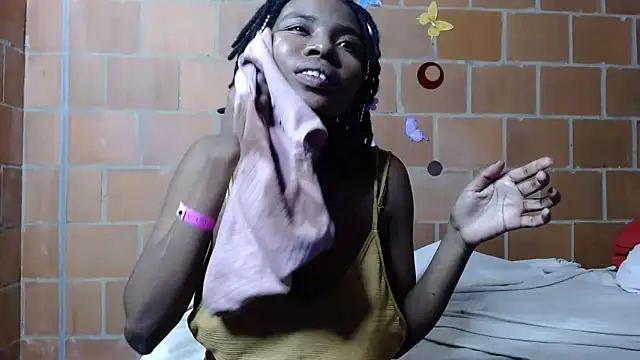 Snapshot of Magaharper10 chatting on February 24, 3:55 am Magaharper10 online show from February 24, 3:55 am