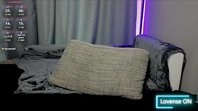 Snapshot of jasonblake19 chatting on July 7, 6:47 am jasonblake19 online show from July 7, 6:47 am