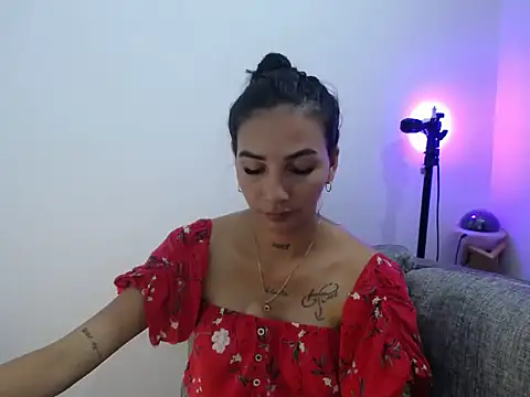 Allyson Smith online show from February 2, 1:23 am