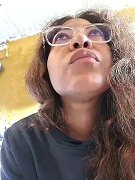 Snapshot of mila38 chatting on December 20, 9:05 am mila38 online show from December 20, 9:05 am