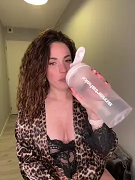 Clara-xoxo online show from January 23, 2:17 pm