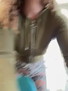 Clara-xoxo online show from March 17, 1:29 pm