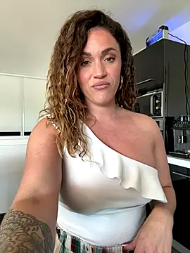 Clara-xoxo online show from October 2, 9:27 am