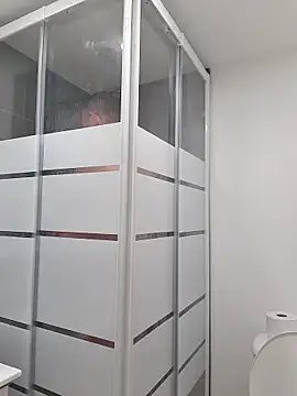 Snapshot of Lentbulant chatting on September 17, 6:20 pm Lentbulant online show from September 17, 6:20 pm