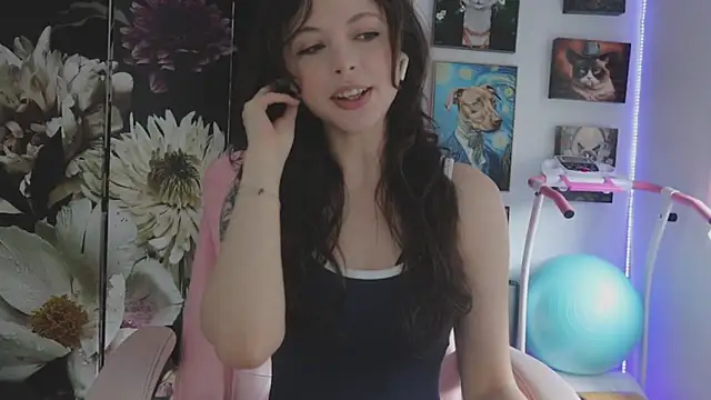 Snapshot of makiyahbelle chatting on February 23, 9:56 pm makiyahbelle online show from February 23, 9:56 pm