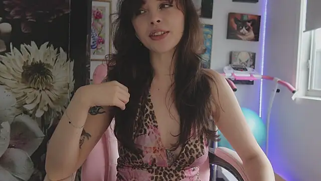 Snapshot of makiyahbelle chatting on March 27, 1:33 am makiyahbelle online show from March 27, 1:33 am